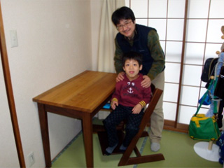 クルミとブラックウォールナットの学習机